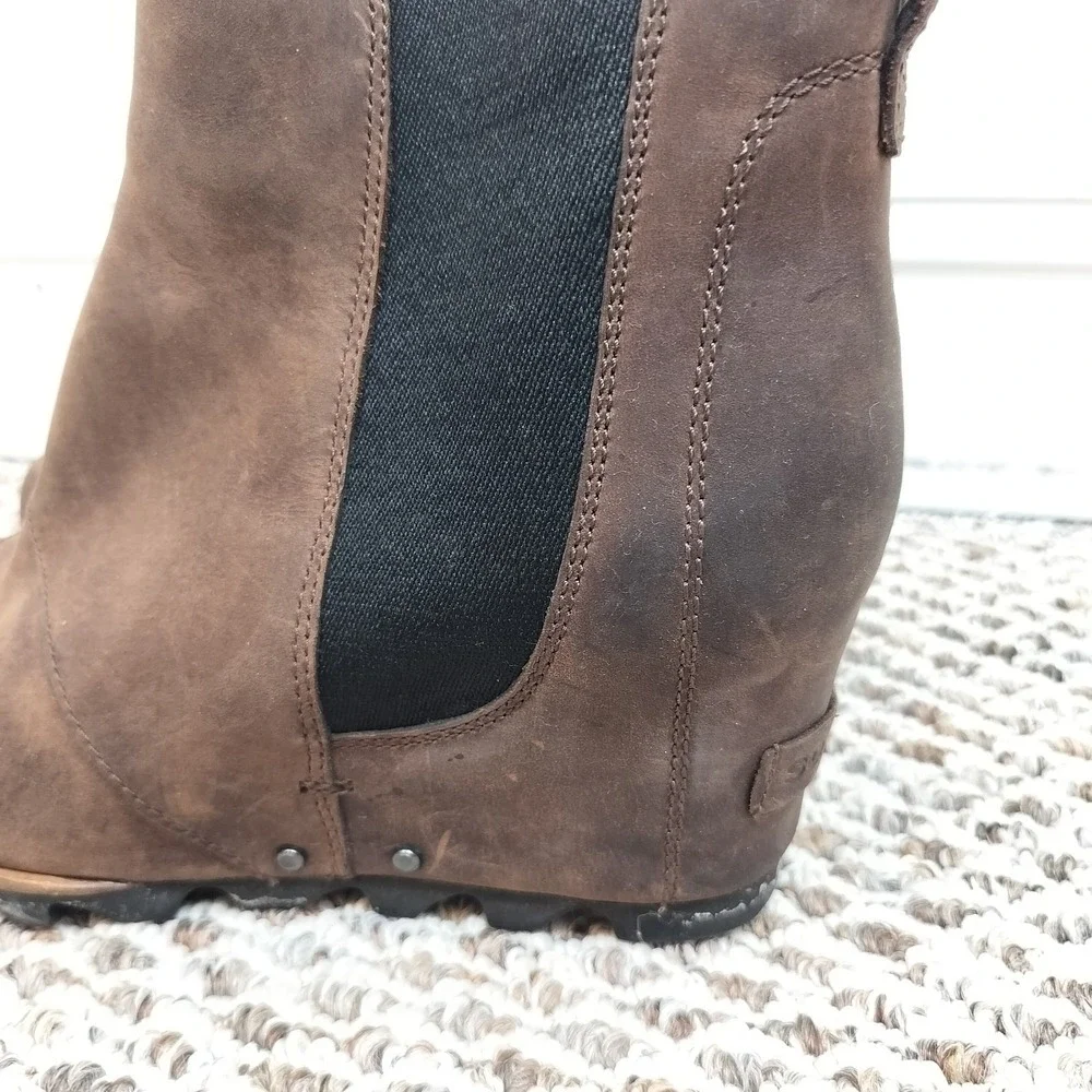 SOREL Joan of Arctic Wedge Chelsea Boots 9 Women's Elk Brown Leather Bootie